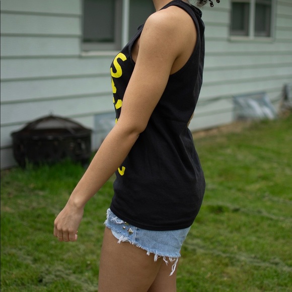 ❤️SUNS OUT GUNS OUT ‘ Bro Tank’ - Picture 3 of 5